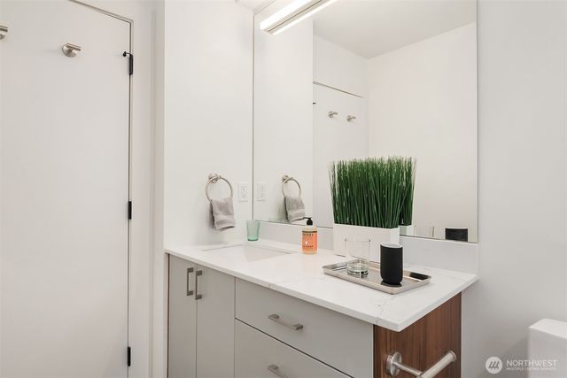 633 13th Avenue E, Seattle, WA 98102