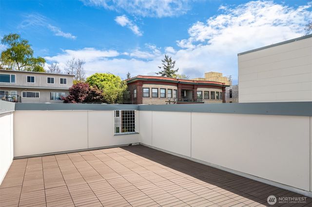 633 13th Avenue E, Seattle, WA 98102