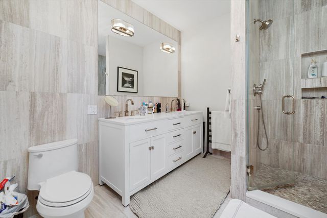 430 N Canal Street, Chicago, IL 60654