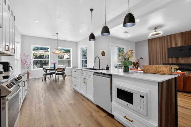 1704 McBroom Street, Dallas, TX 75212