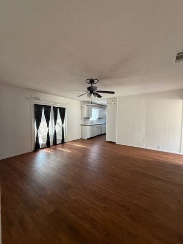 1325 22nd Street NE, Paris, TX 75460