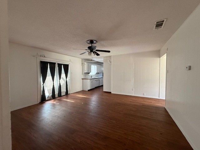 1325 22nd Street NE, Paris, TX 75460