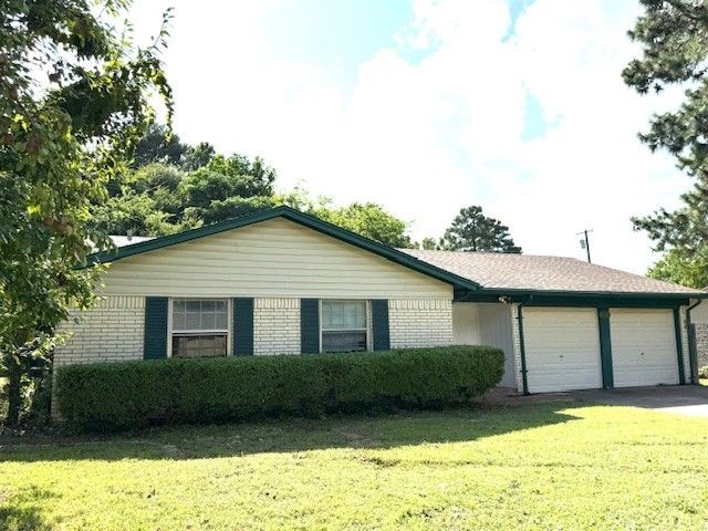 1325 22nd Street NE, Paris, TX 75460