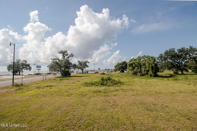 111 Courthouse Road, Gulfport, MS 39507