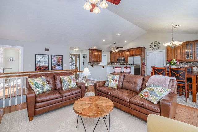 2085 Lakewood Forest RD, Moneta, VA 24121