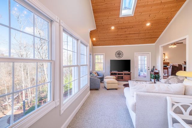 2085 Lakewood Forest RD, Moneta, VA 24121