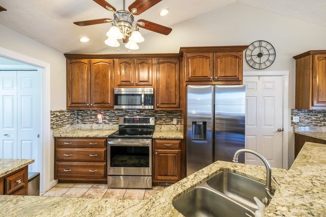 2085 Lakewood Forest RD, Moneta, VA 24121