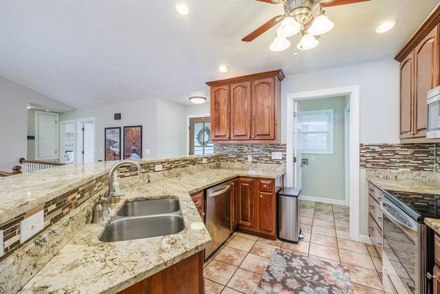 2085 Lakewood Forest RD, Moneta, VA 24121