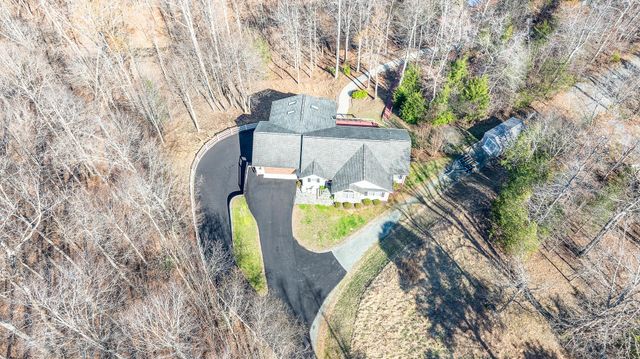 2085 Lakewood Forest RD, Moneta, VA 24121