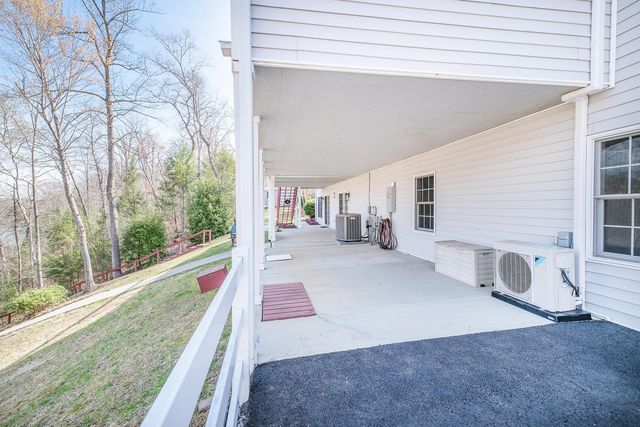 2085 Lakewood Forest RD, Moneta, VA 24121