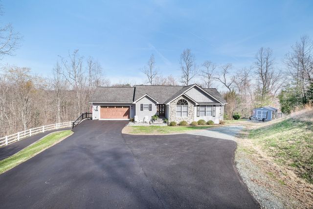 2085 Lakewood Forest RD, Moneta, VA 24121
