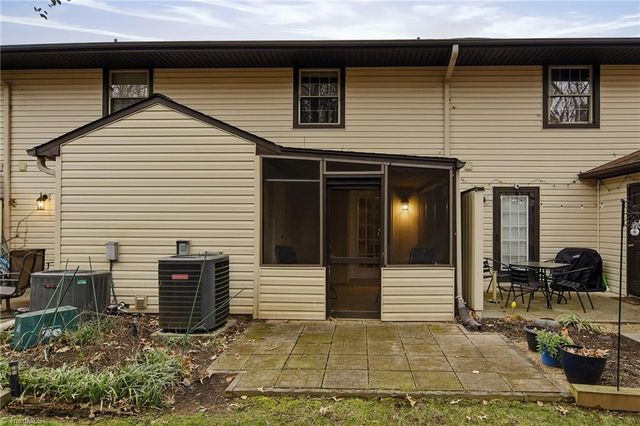 168 Turnwood Lane, Winston-salem, NC 27104