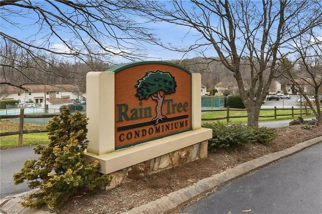 168 Turnwood Lane, Winston-salem, NC 27104