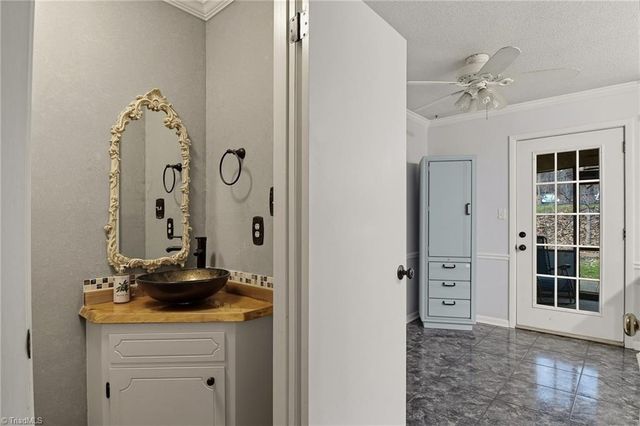 168 Turnwood Lane, Winston-salem, NC 27104