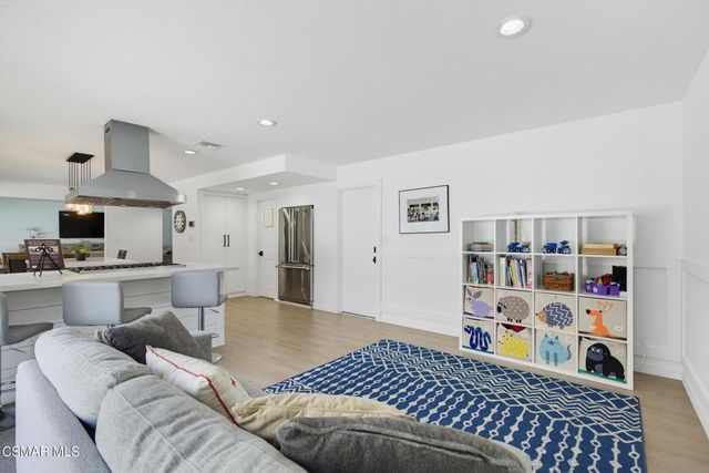 6129 Ellenview Avenue, Woodland Hills, CA 91367