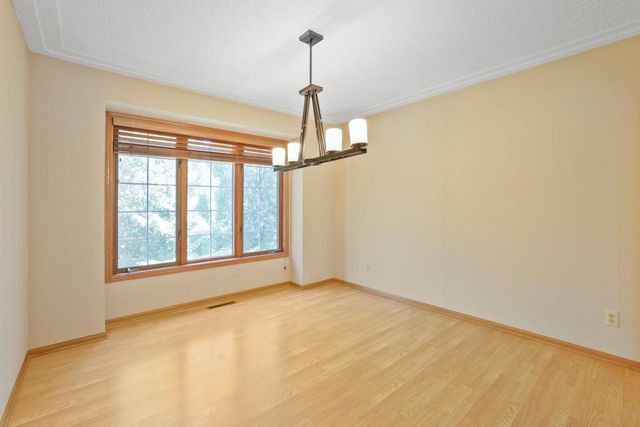 2477 Windsor Lane, Woodbury, MN 55125