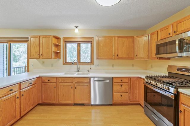 2477 Windsor Lane, Woodbury, MN 55125