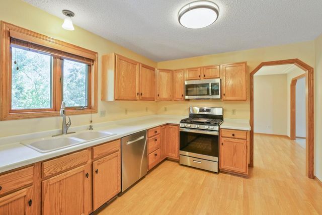2477 Windsor Lane, Woodbury, MN 55125