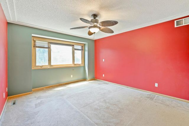 2477 Windsor Lane, Woodbury, MN 55125