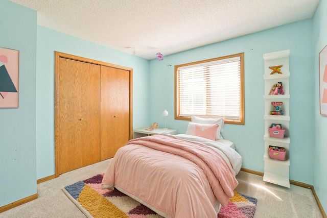 2477 Windsor Lane, Woodbury, MN 55125