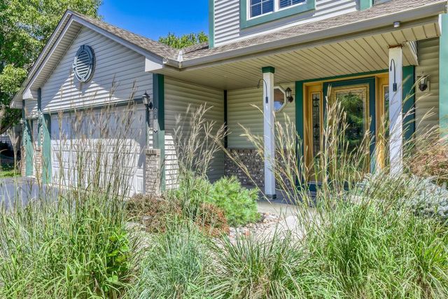 2477 Windsor Lane, Woodbury, MN 55125