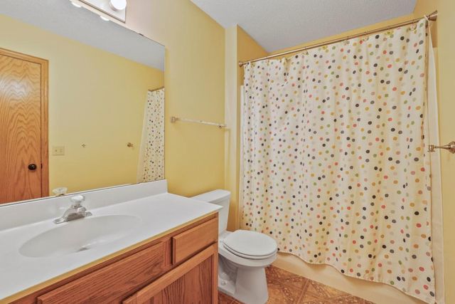 2477 Windsor Lane, Woodbury, MN 55125