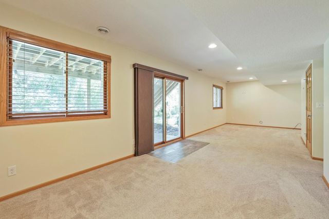 2477 Windsor Lane, Woodbury, MN 55125