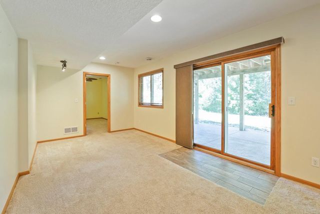 2477 Windsor Lane, Woodbury, MN 55125