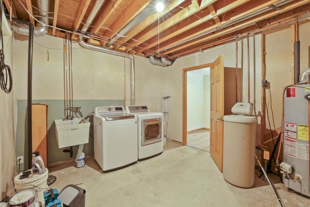 2477 Windsor Lane, Woodbury, MN 55125