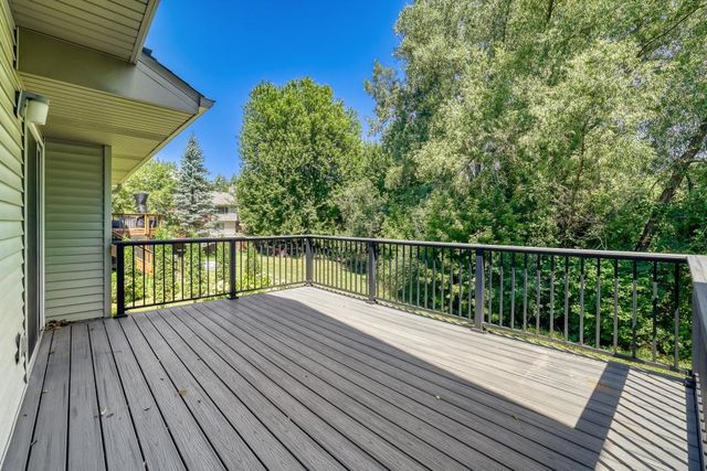 2477 Windsor Lane, Woodbury, MN 55125
