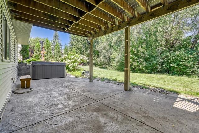 2477 Windsor Lane, Woodbury, MN 55125