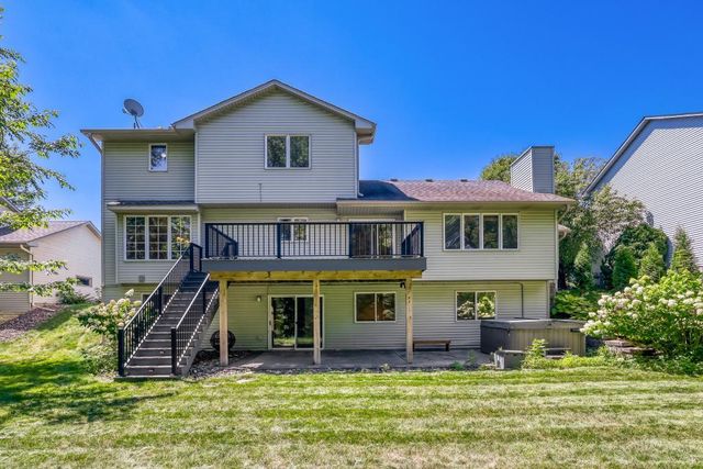 2477 Windsor Lane, Woodbury, MN 55125