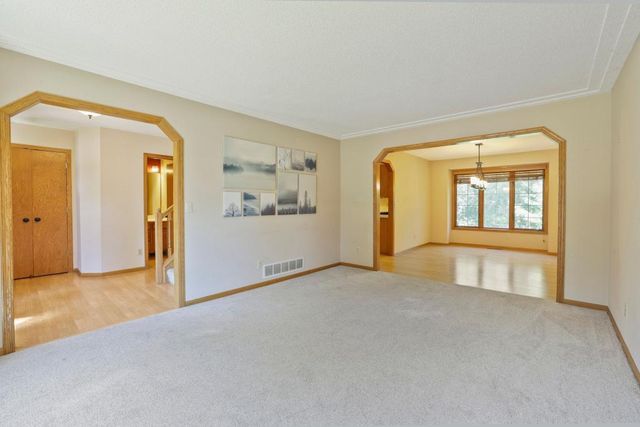 2477 Windsor Lane, Woodbury, MN 55125
