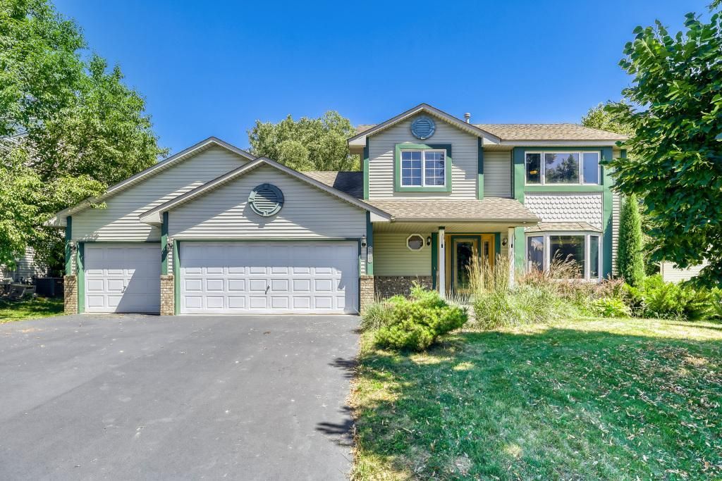 2477 Windsor Lane, Woodbury, MN 55125