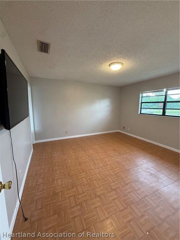303 Lotus Avenue, Sebring, FL 33872