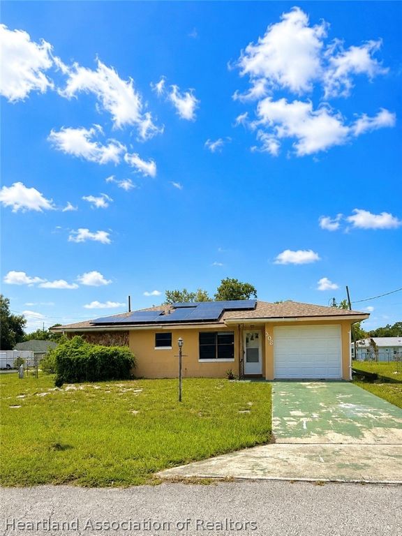 303 Lotus Avenue, Sebring, FL 33872