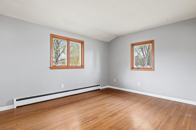 8033 Georgia Avenue N, Brooklyn Park, MN 55445