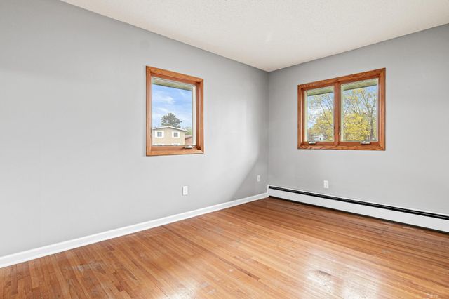 8033 Georgia Avenue N, Brooklyn Park, MN 55445