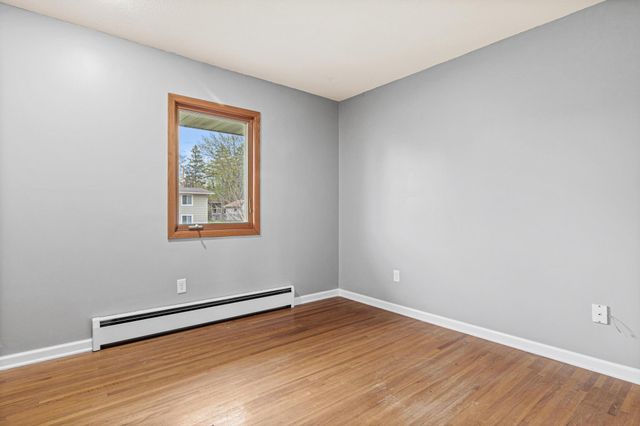 8033 Georgia Avenue N, Brooklyn Park, MN 55445