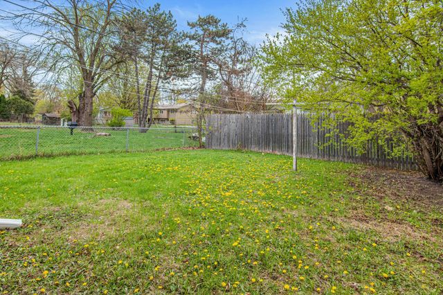 8033 Georgia Avenue N, Brooklyn Park, MN 55445
