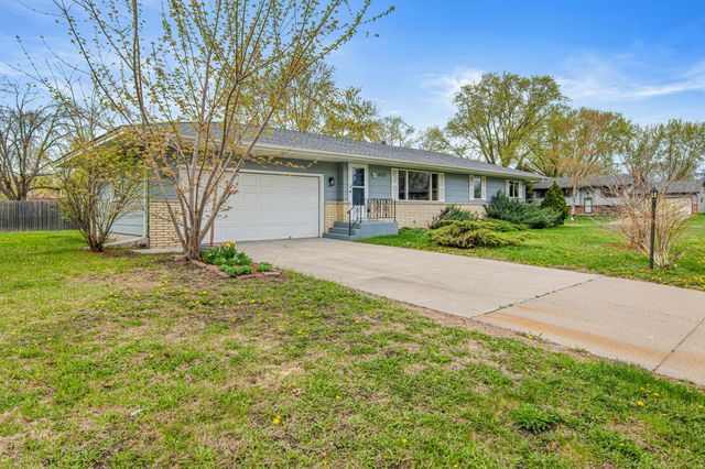 8033 Georgia Avenue N, Brooklyn Park, MN 55445