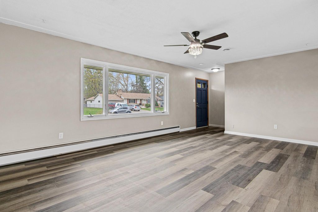 8033 Georgia Avenue N, Brooklyn Park, MN 55445 — photo 2