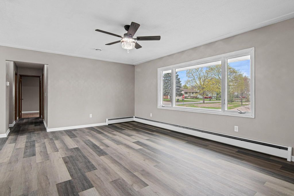 8033 Georgia Avenue N, Brooklyn Park, MN 55445 — photo 3
