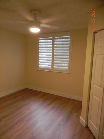577 SW 111th Lane 204, Pembroke Pines, FL 33025