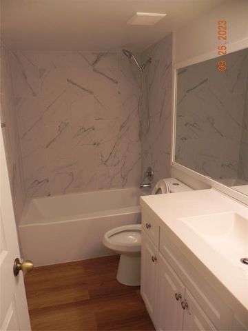 577 SW 111th Lane 204, Pembroke Pines, FL 33025