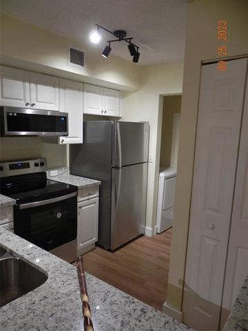 577 SW 111th Lane 204, Pembroke Pines, FL 33025