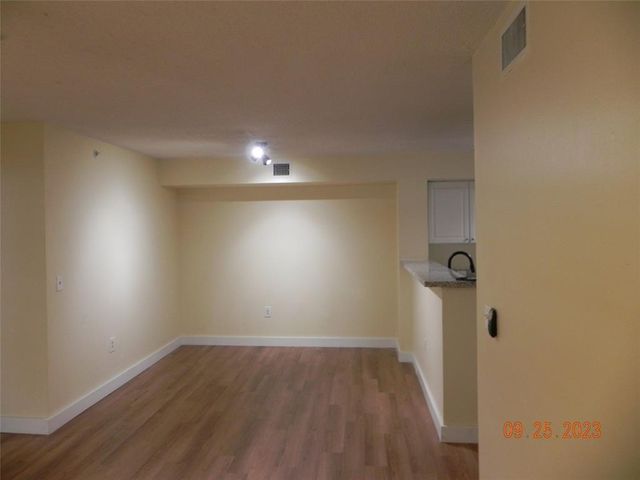 577 SW 111th Lane 204, Pembroke Pines, FL 33025