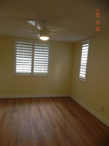 577 SW 111th Lane 204, Pembroke Pines, FL 33025
