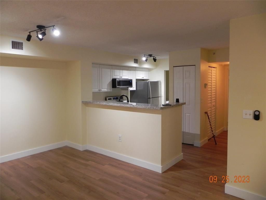 577 SW 111th Lane 204, Pembroke Pines, FL 33025
