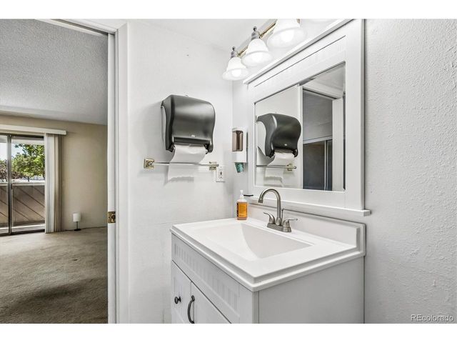 9887 E Peakview Ave F07, Englewood, CO 80111
